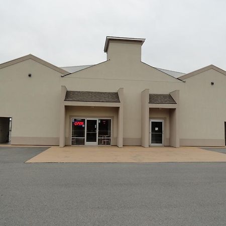 Econo Lodge Metropolis Exterior photo