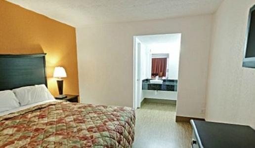 Econo Lodge Metropolis Room photo