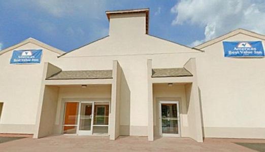 Econo Lodge Metropolis Exterior photo